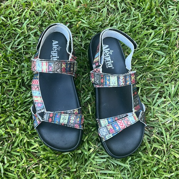 ⭐️ Algeria Velcro Sandals - Picture 13 of 14